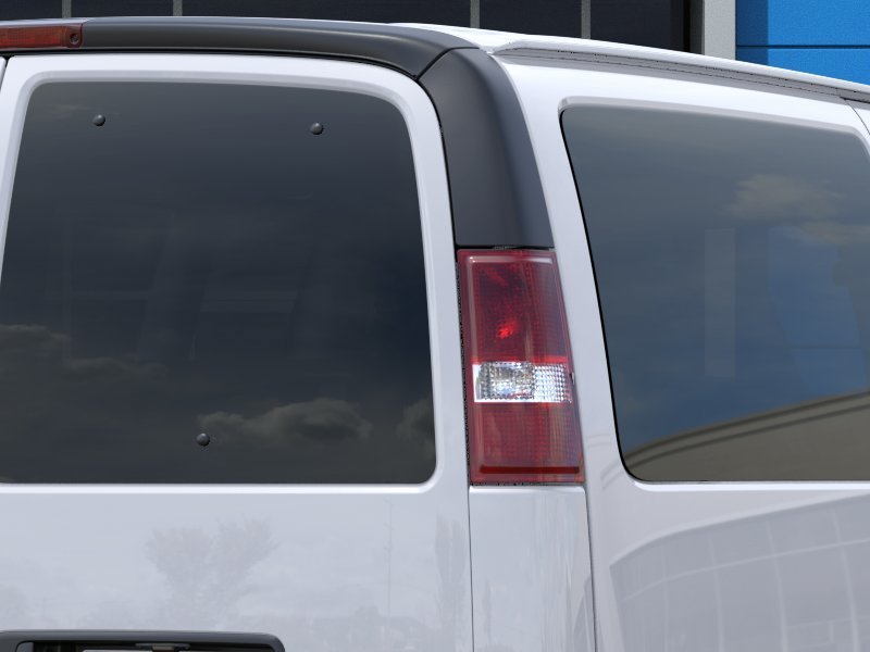 New 2027 Summit White Chevrolet LT image 11