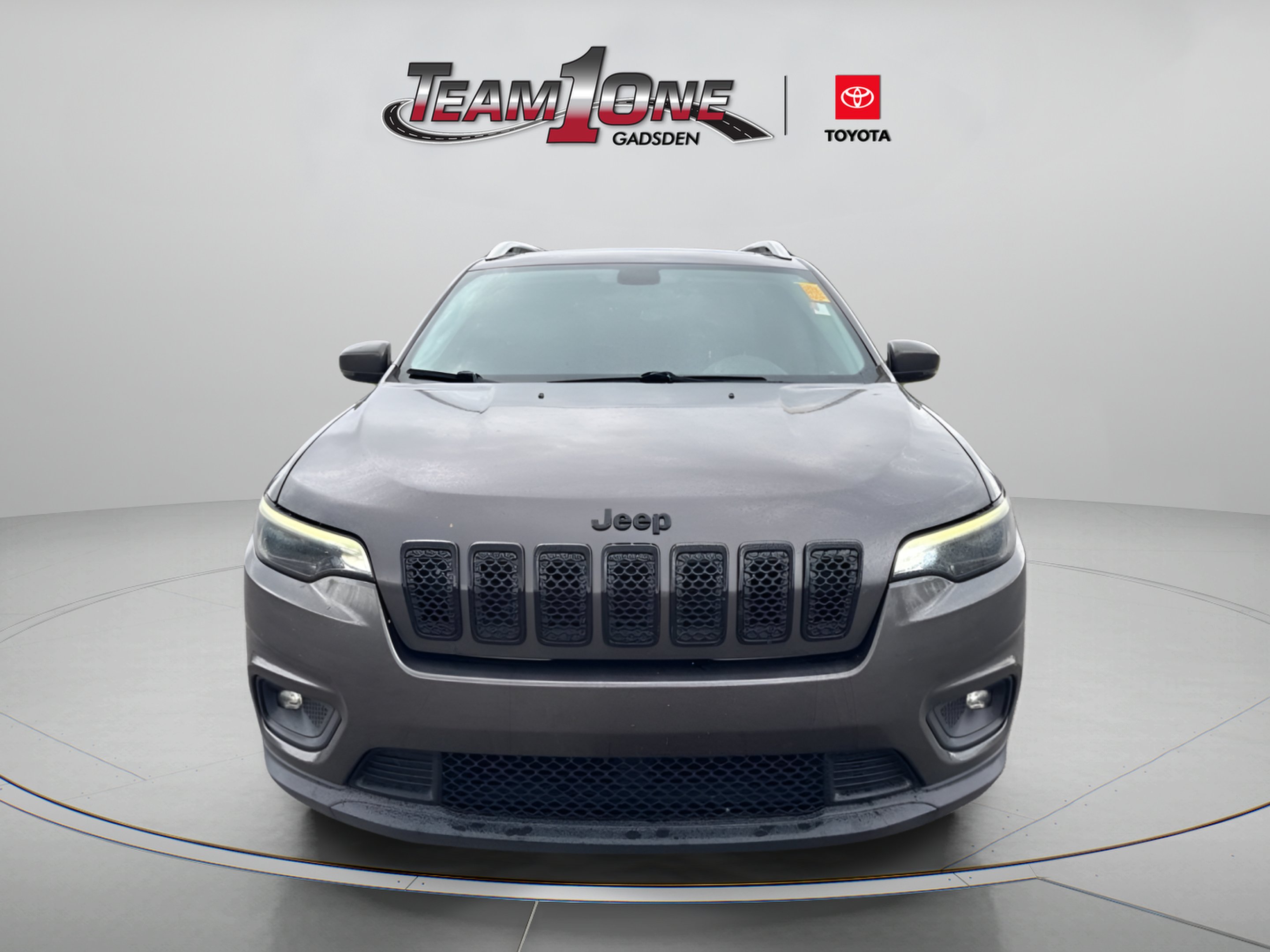 Used 2019 Granite Crystal Metallic Clearcoat Jeep Latitude Plus image 2