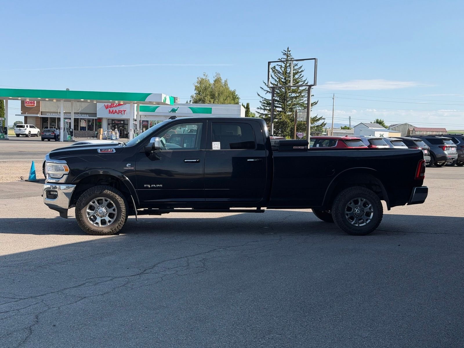 Used 2020 Diamond Black Ram Laramie image 6