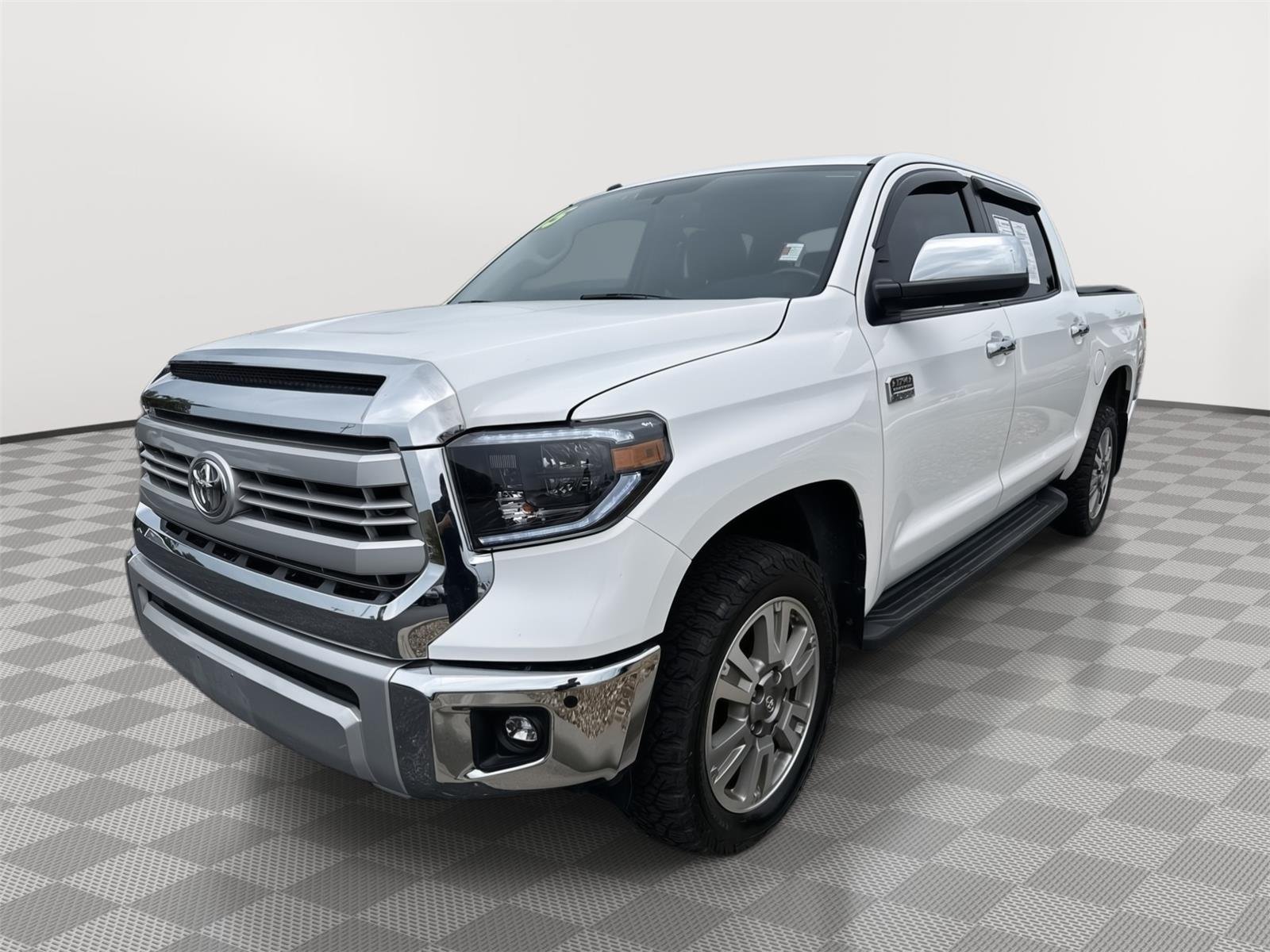 Used 2015 Super White Toyota Platinum image 11