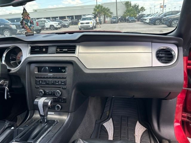 Used 2012 Red Ford V6 image 12