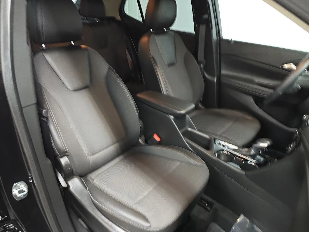 Used 2023 Black Buick Select image 17