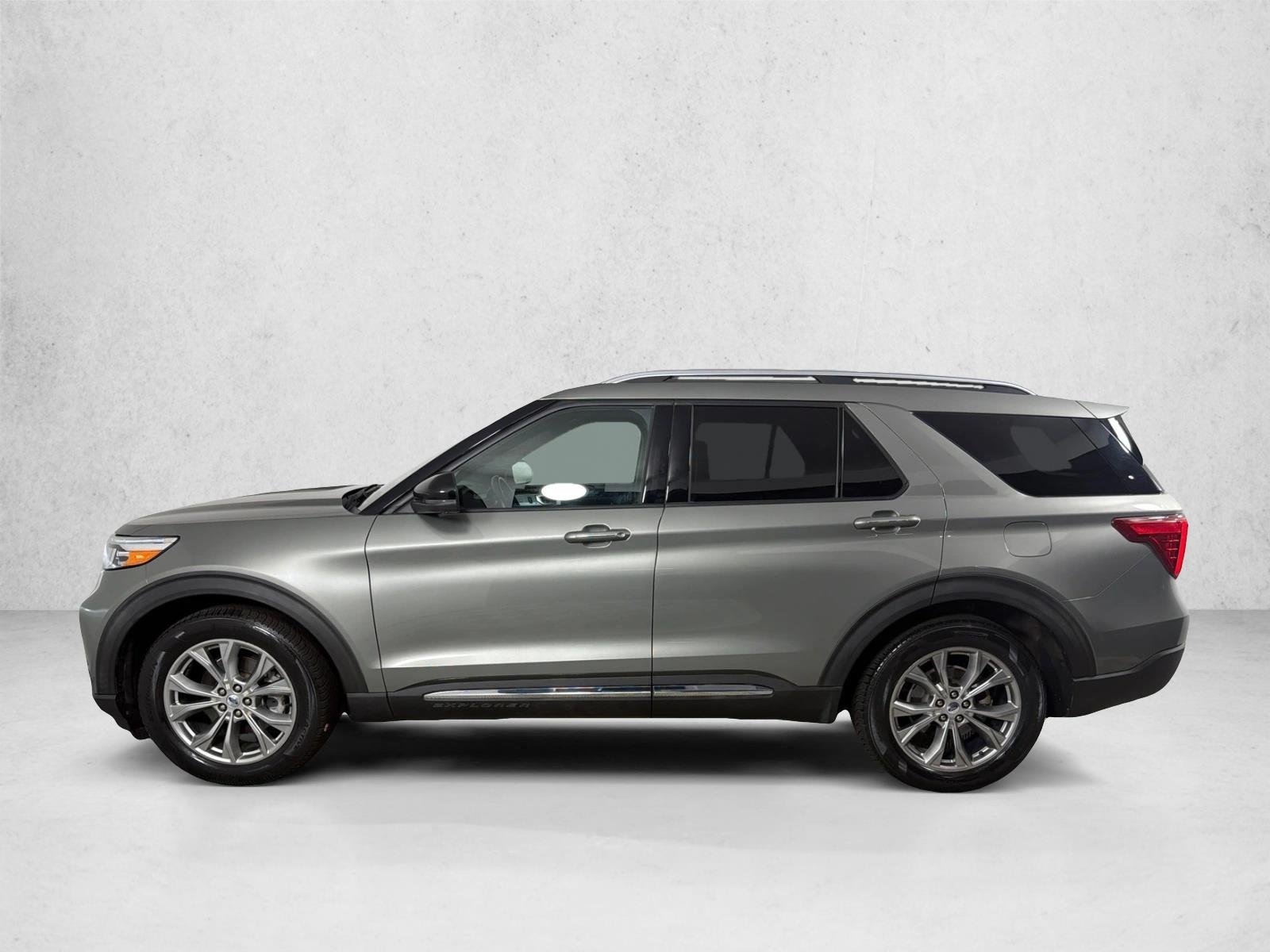 Used 2020 Silver Spruce Metallic Ford Limited image 7