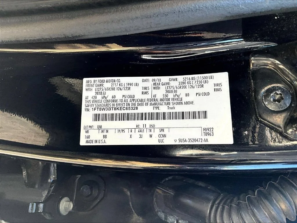 Used 2019 Black Metallic Ford Platinum image 20