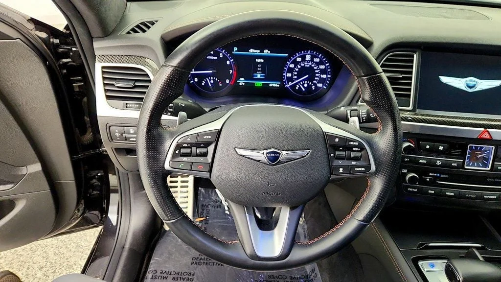 Used 2018 Victoria Black Genesis 3.3T Sport RWD image 15