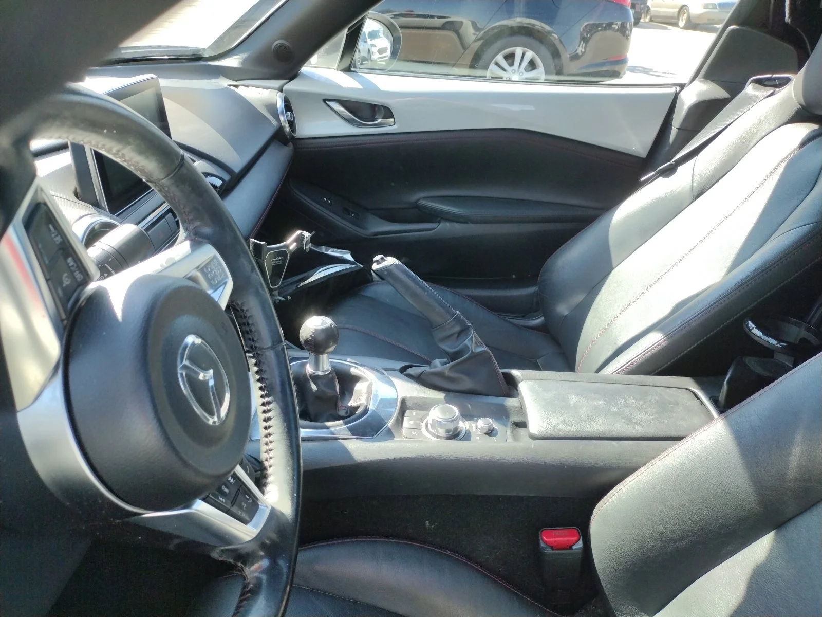 Used 2017 White Mazda Grand Touring image 3
