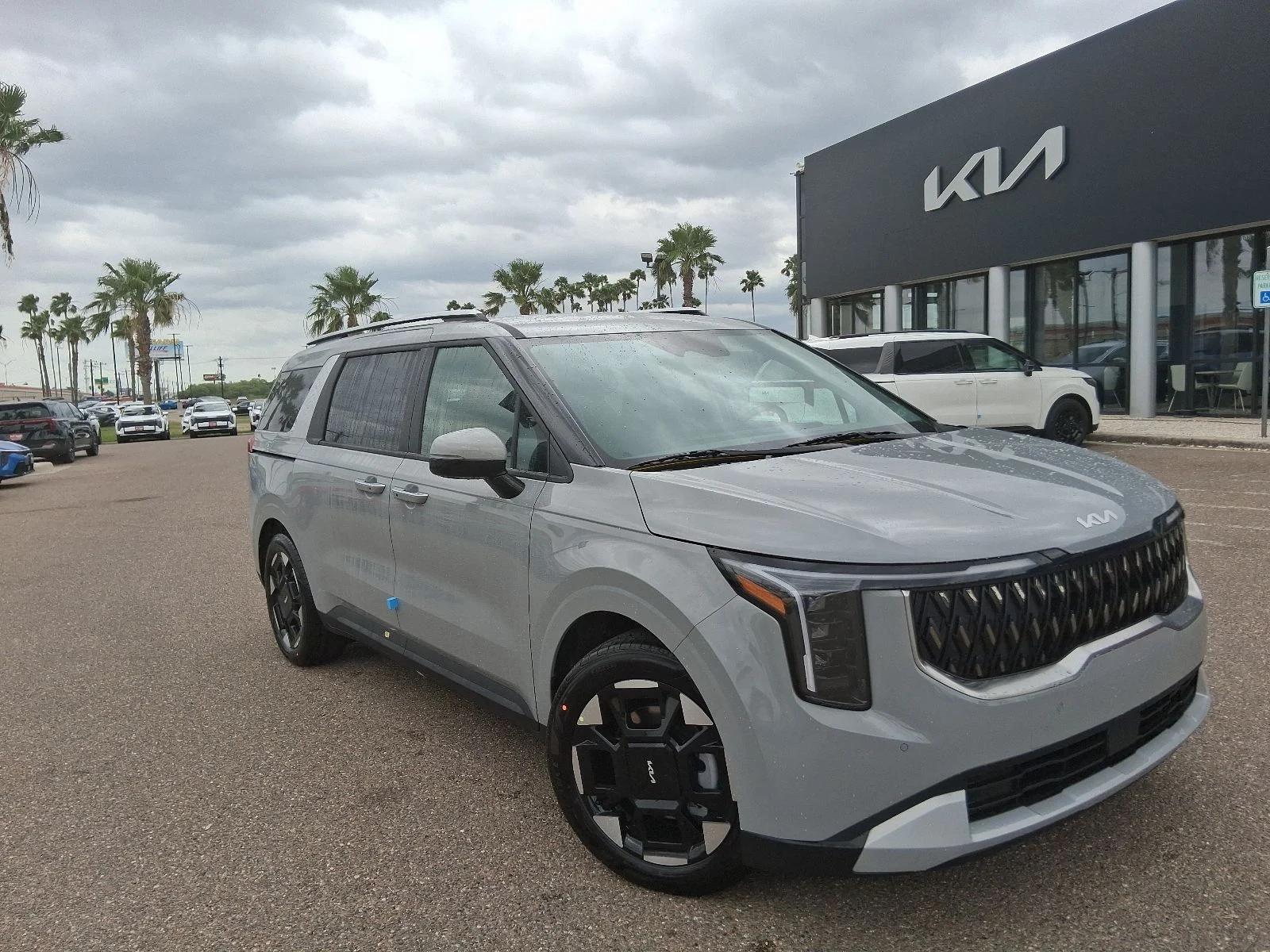 2026 Kia Sedona EX's photo