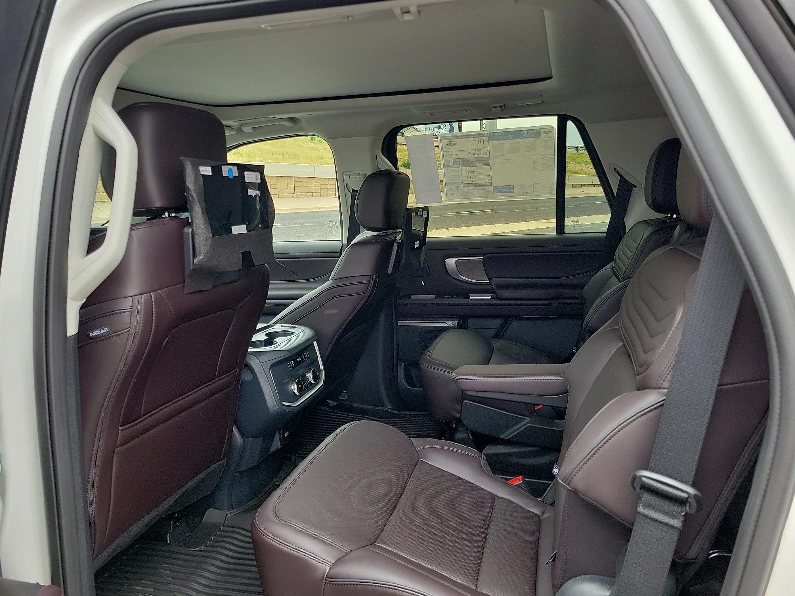 New 2026 Star White Metallic Tri-Coat Ford Platinum&reg; image 9