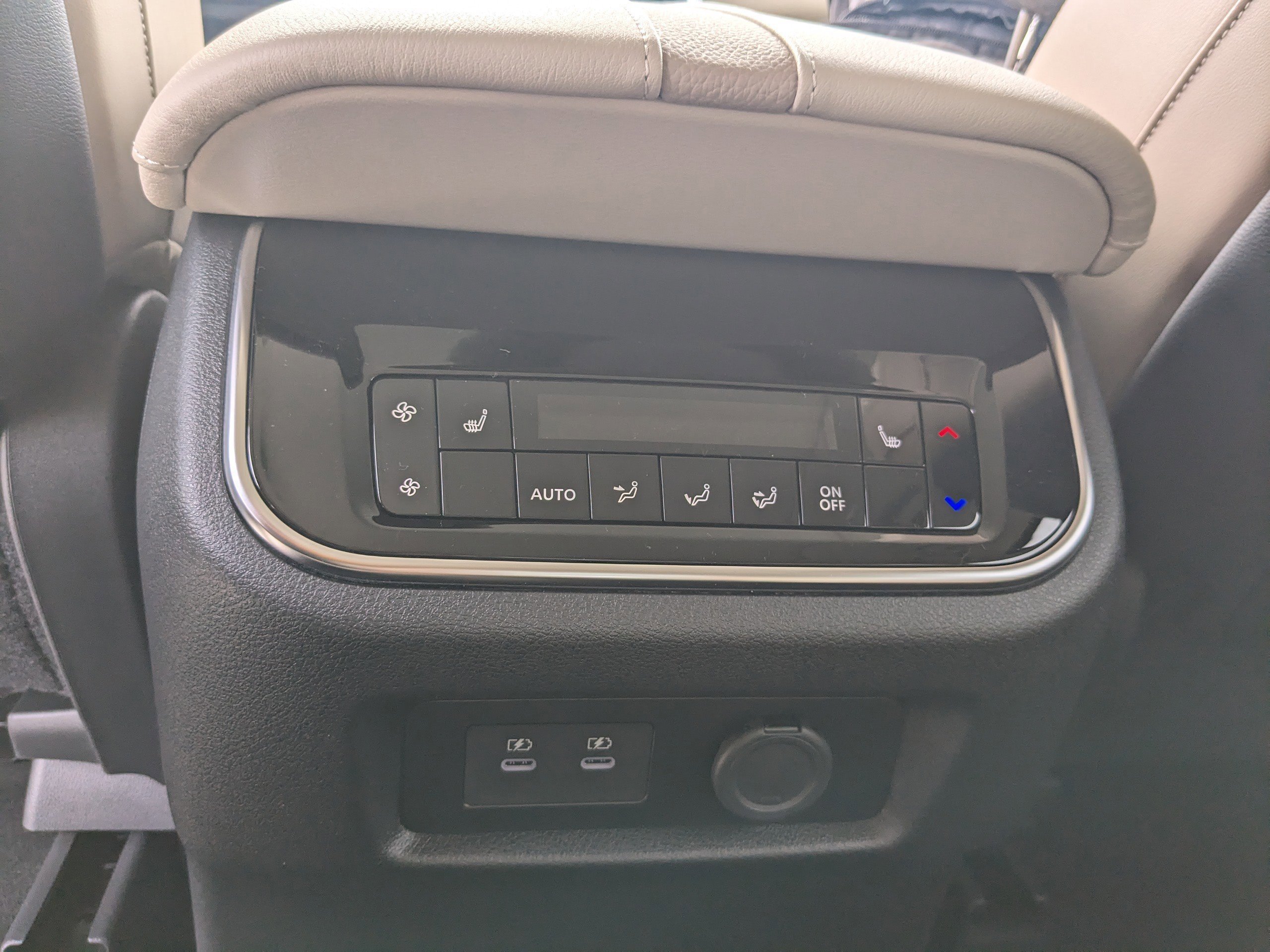 2026 Nissan Armada Platinum - Photo 25