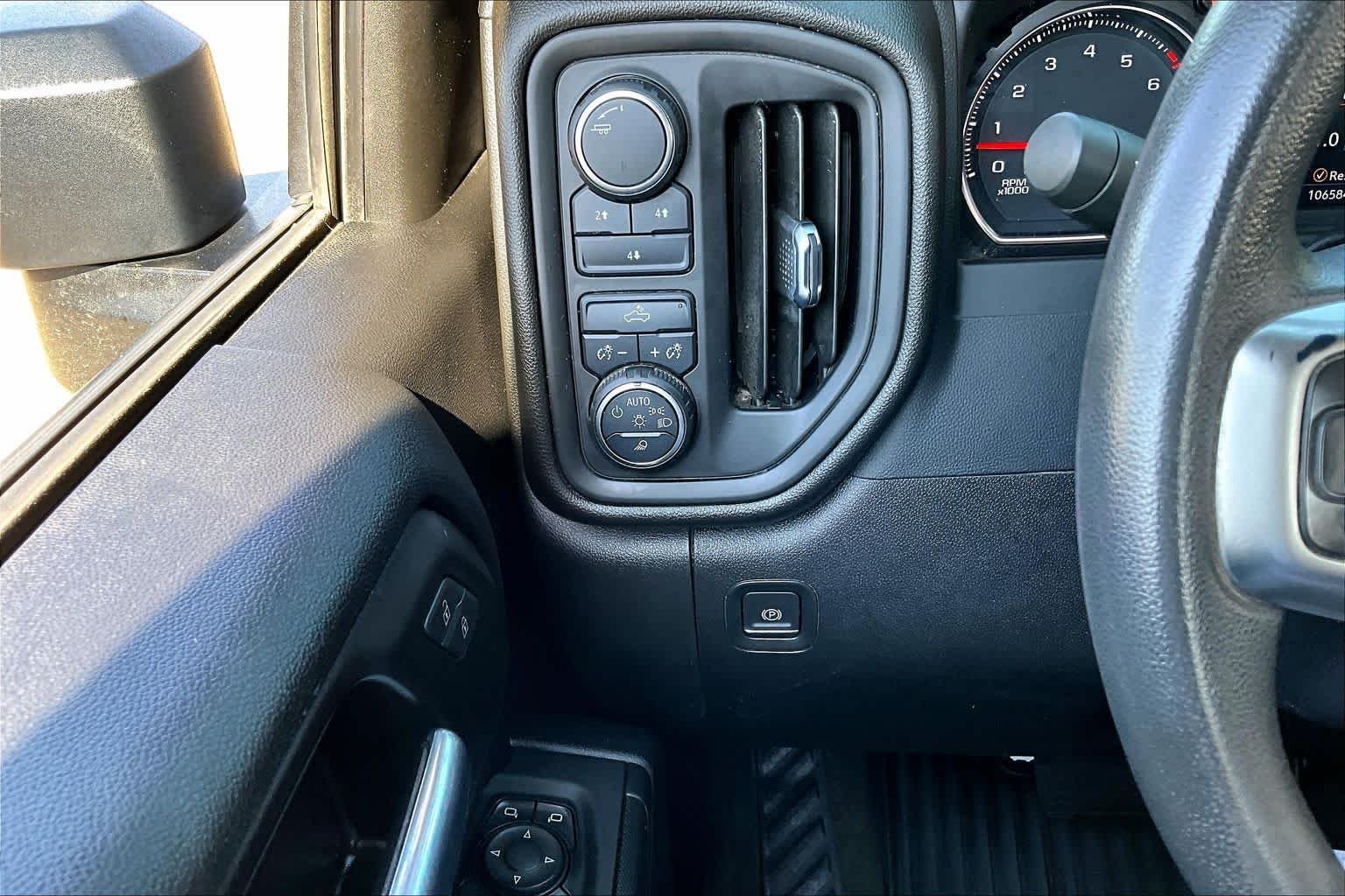 Used 2021 Oxford Brown Metallic Chevrolet Custom image 31
