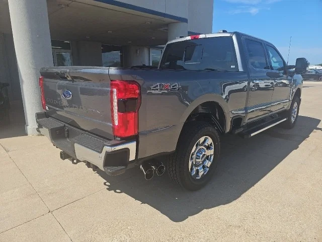 New 2026 Carbonized Gray Metallic Ford F-250® Lariat® image 42