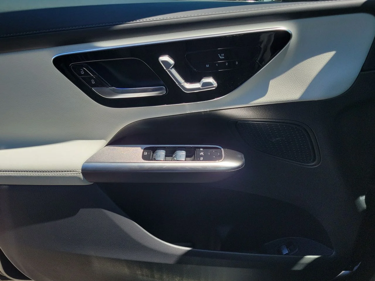 New 2027 Graphite Grey Metallic Mercedes-Benz GLC 300 image 21