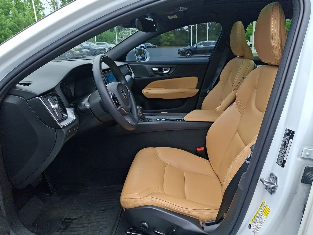 Used 2020 White Volvo T5 image 14