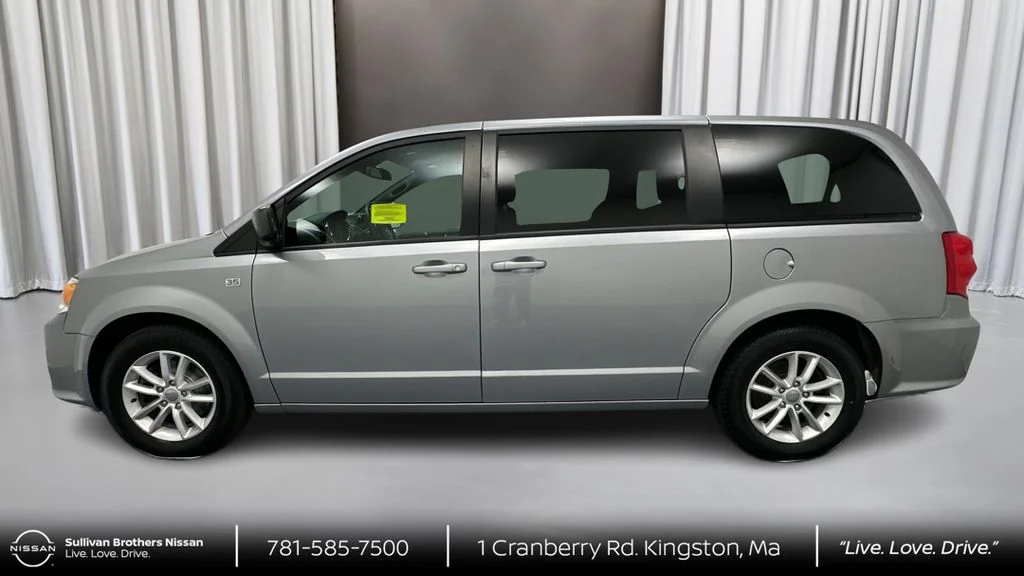 Used 2019 Silver Dodge SE image 8