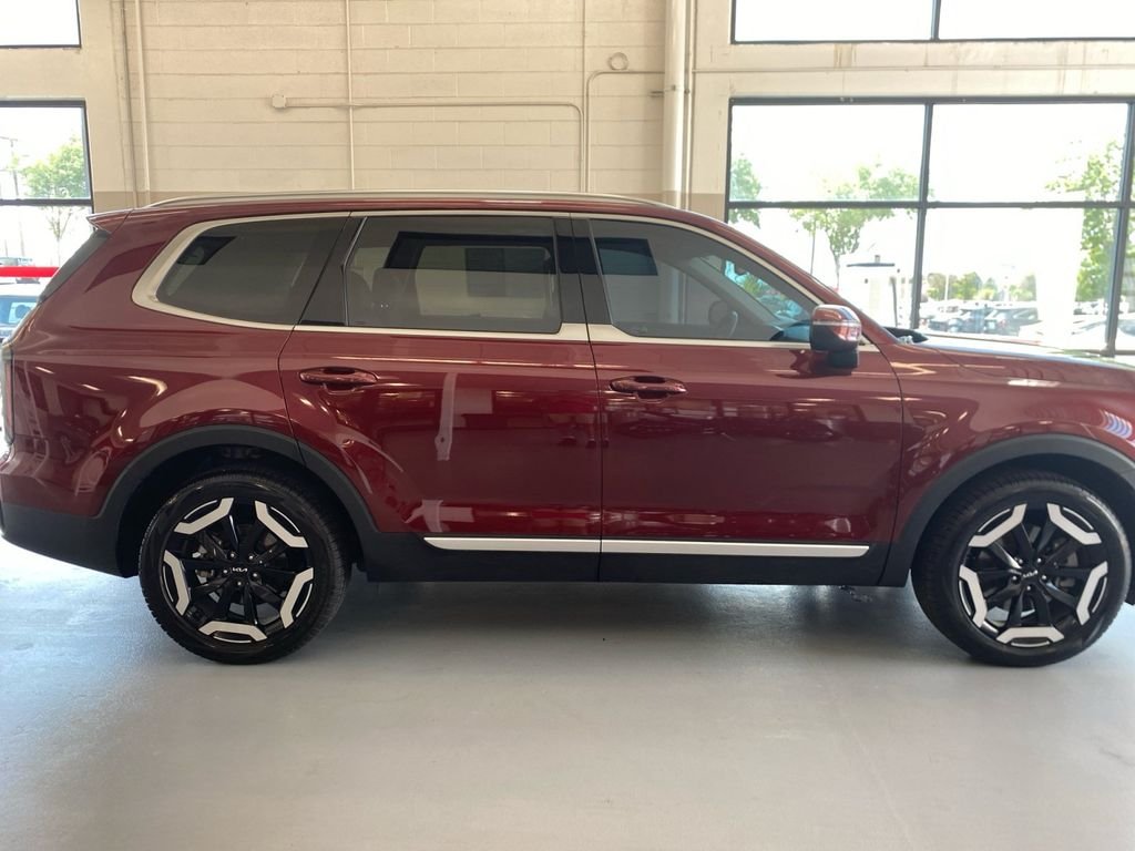 Certified Used 2024 Red Kia EX image 18
