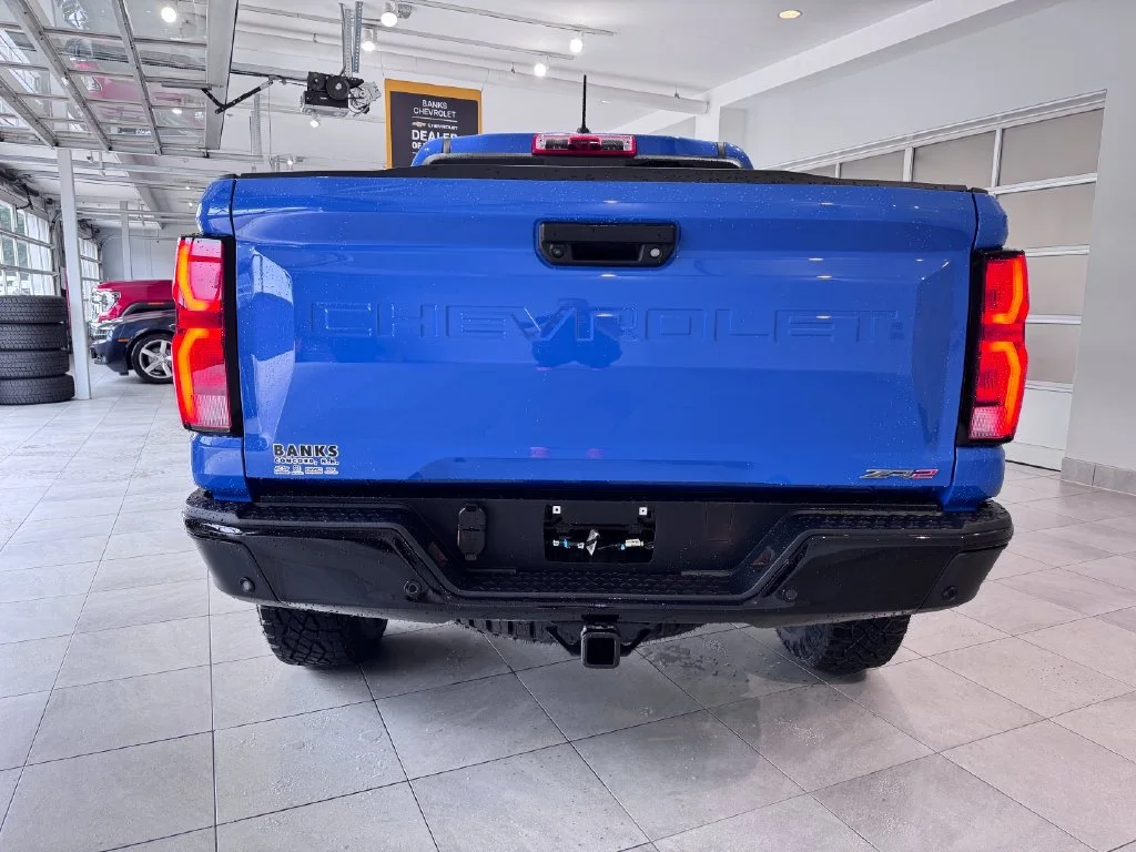 2025 Chevrolet Colorado ZR2 - Photo 6