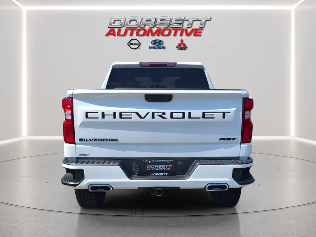 Used 2022 Summit White Chevrolet RST image 7
