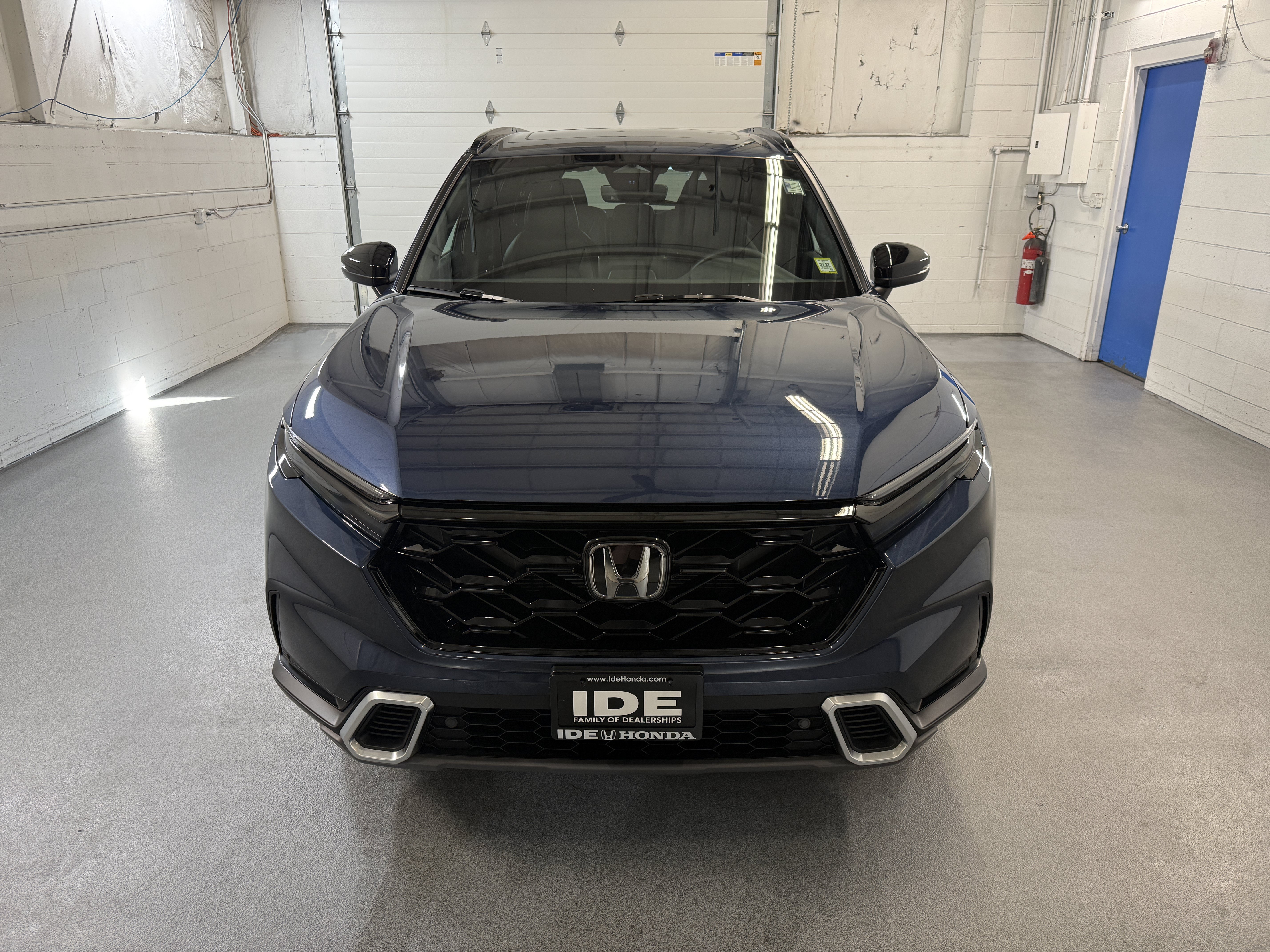 Certified Used 2025 Still Night Pearl Honda Sport Touring image 3