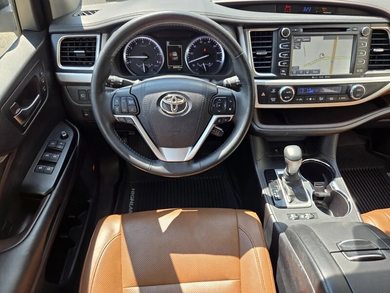 Used 2018 Blizzard Pearl TOYOTA LIMITED PLATINUM V6 AWD image 15