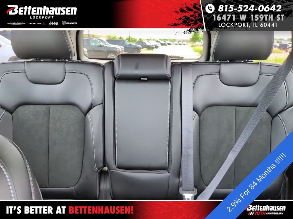 New 2026 Baltic Gray Metallic Clear-Coat Exterior Paint Jeep Altitude image 25