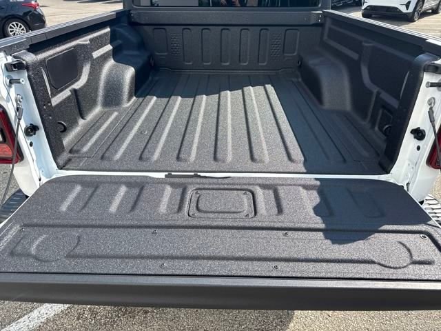 New 2025 Bright White Clearcoat Jeep Mojave image 15
