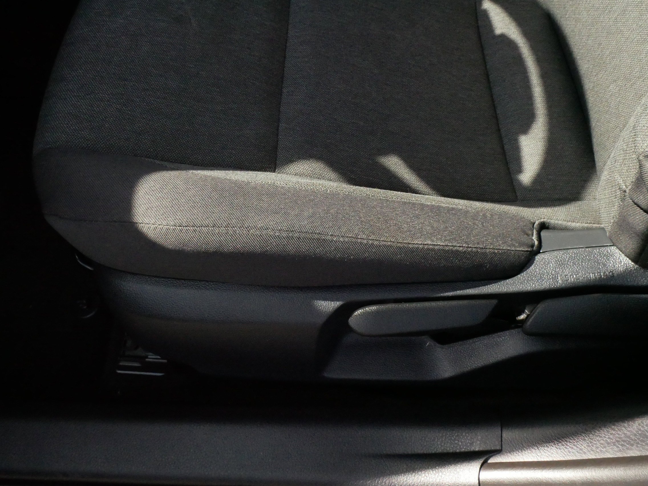 2025 Toyota Camry LE - Photo 17