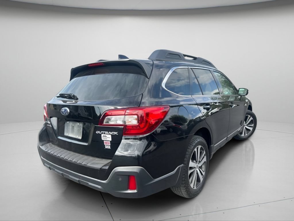 Used 2018 Crystal Black Silica Subaru 2.5i image 5