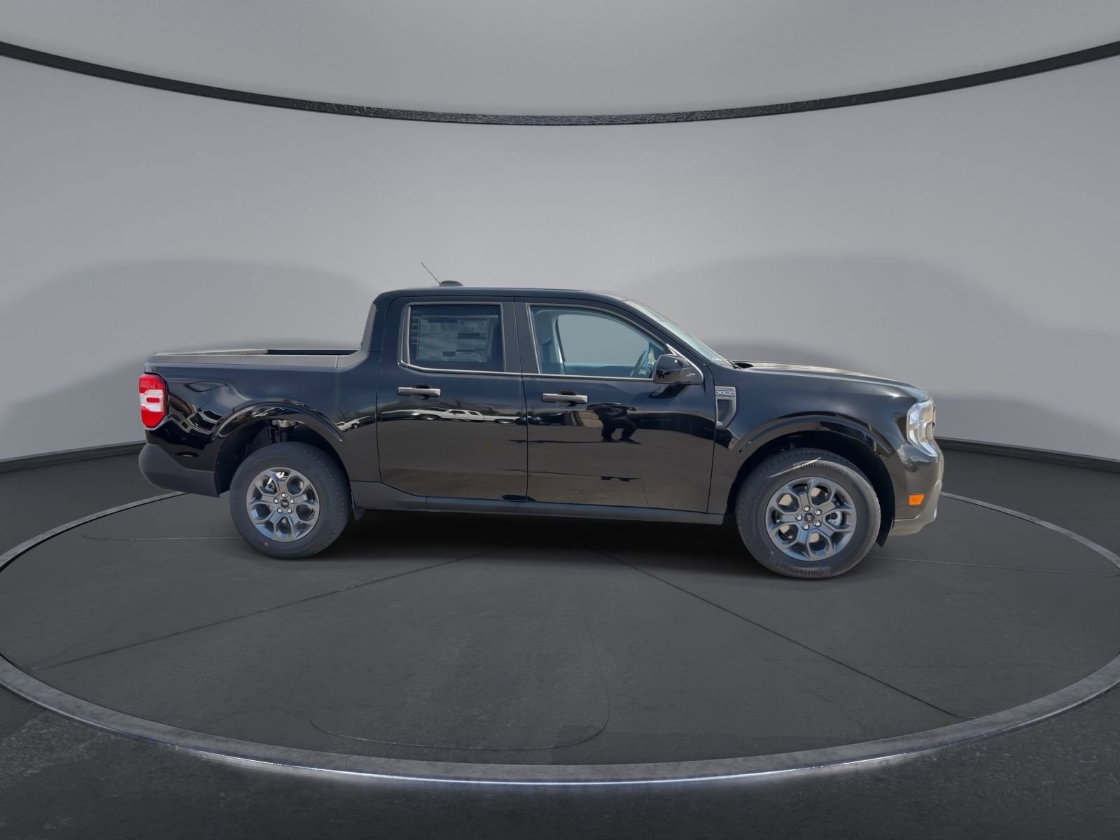 New 2026 Shadow Black Ford XLT image 9