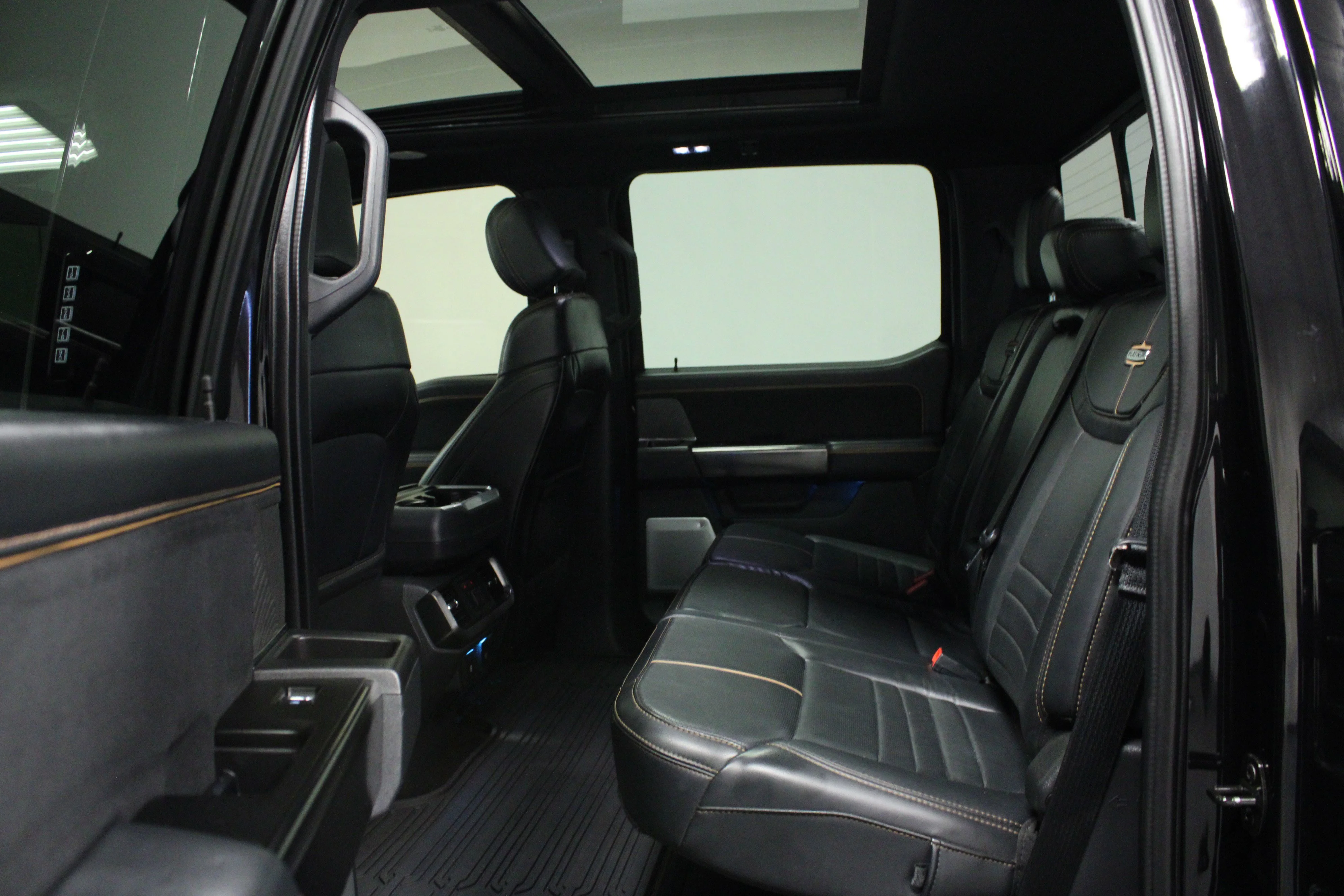 Used 2022 Black Metallic Ford Platinum image 13