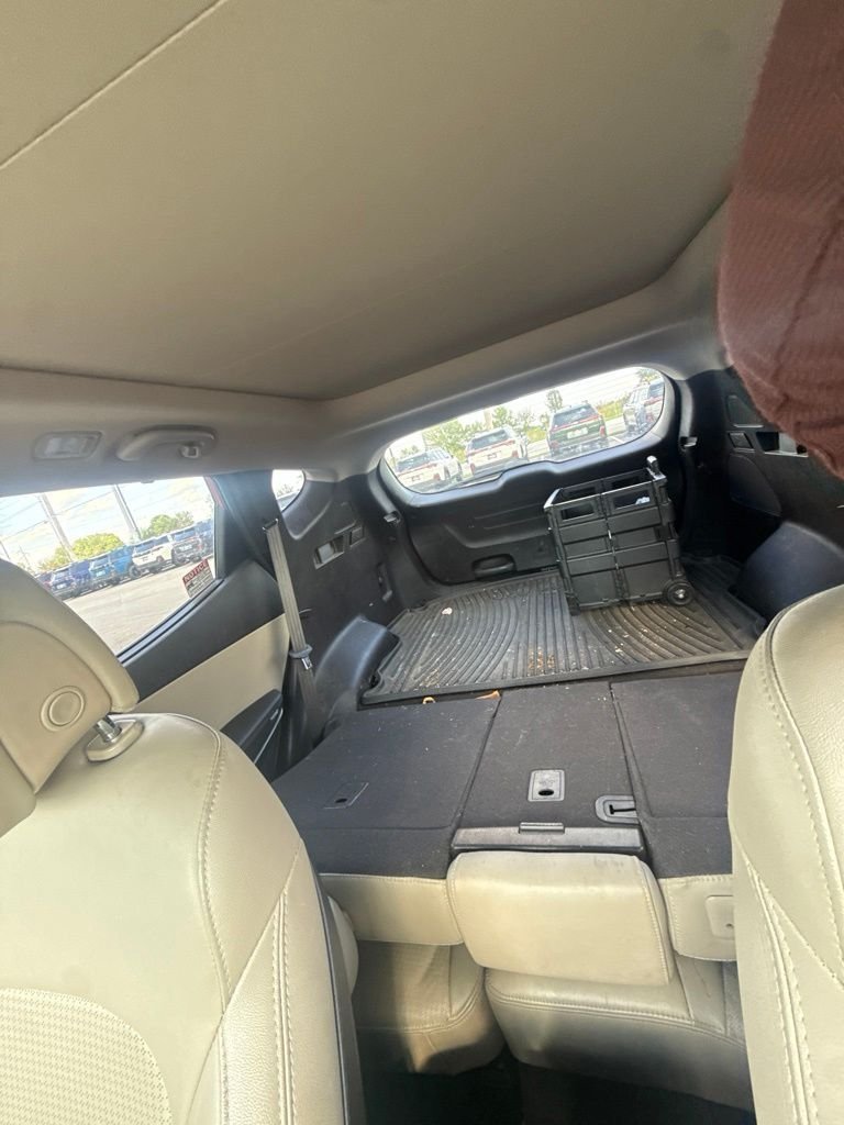 Used 2015 Canyon Copper Hyundai Base image 6
