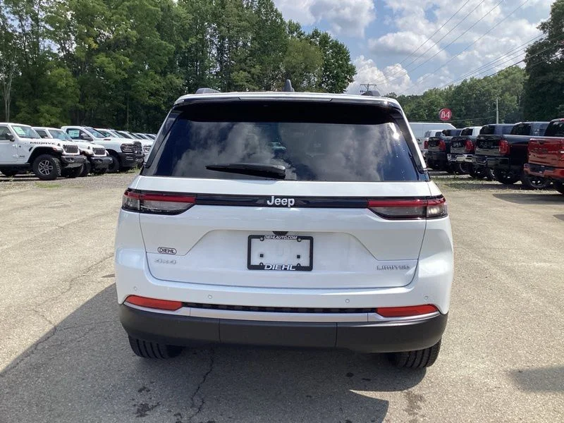 New 2026 Bright White Clear-Coat Exterior Paint Jeep Limited image 6