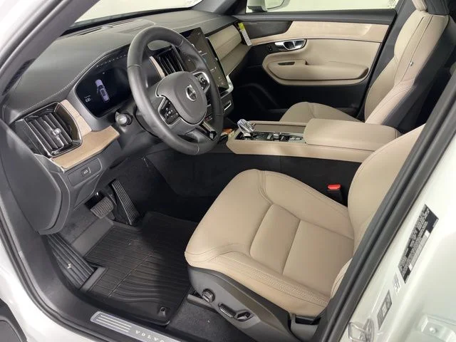 2026 Volvo XC90 Plus - Photo 17