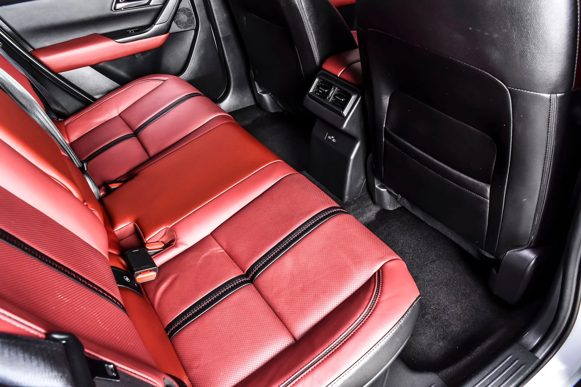 Used 2025 Pearl Mazda Premium Plus image 23