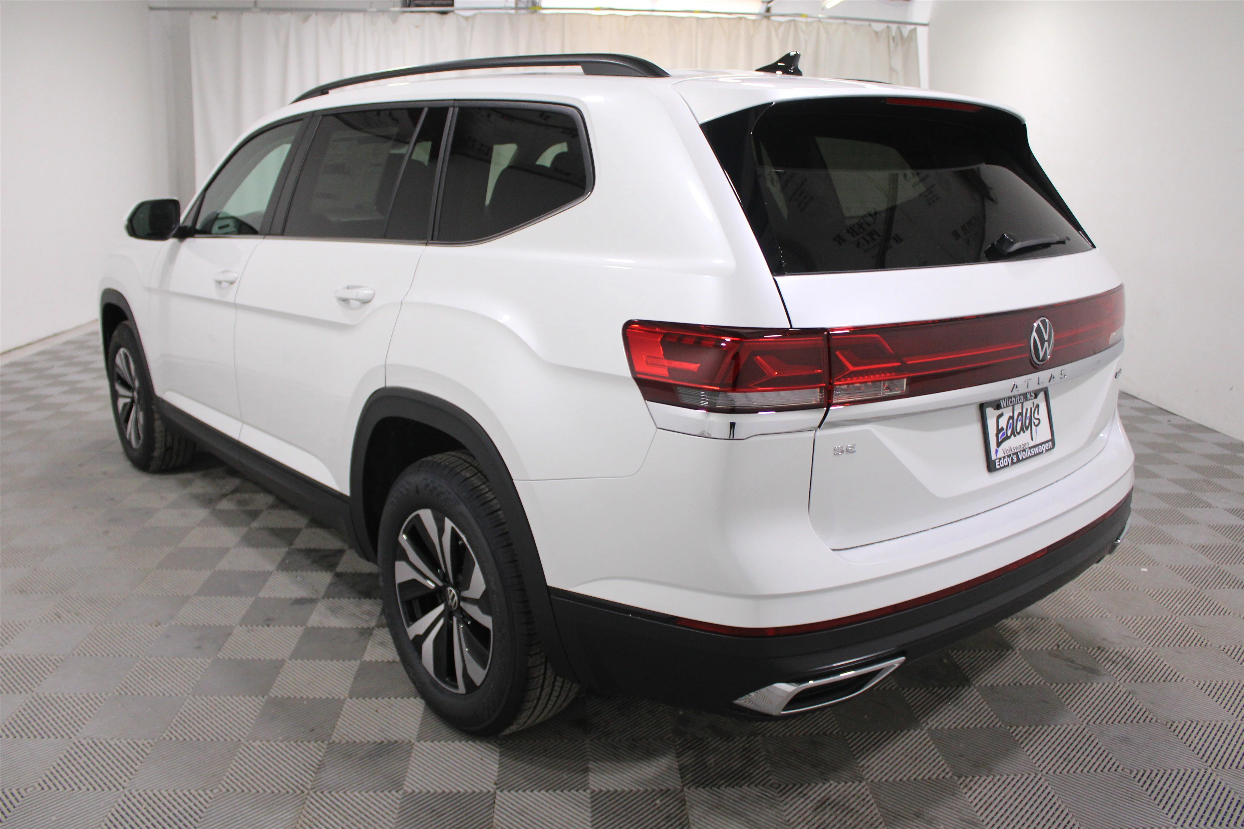 New 2026 Opal White Pearl Volkswagen 2.0T SE image 31