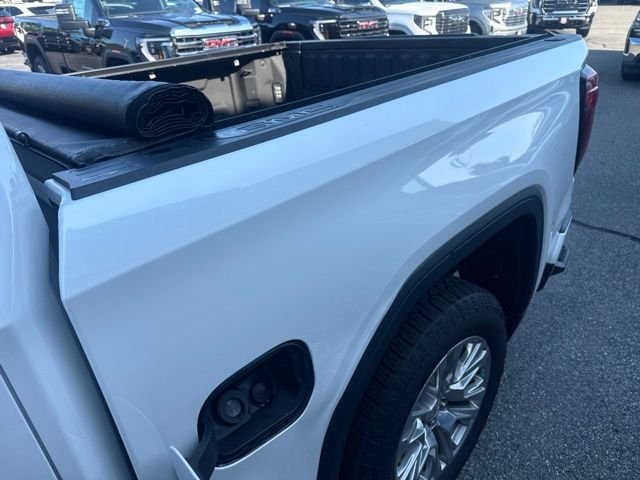 Used 2019 White GMC Denali image 6