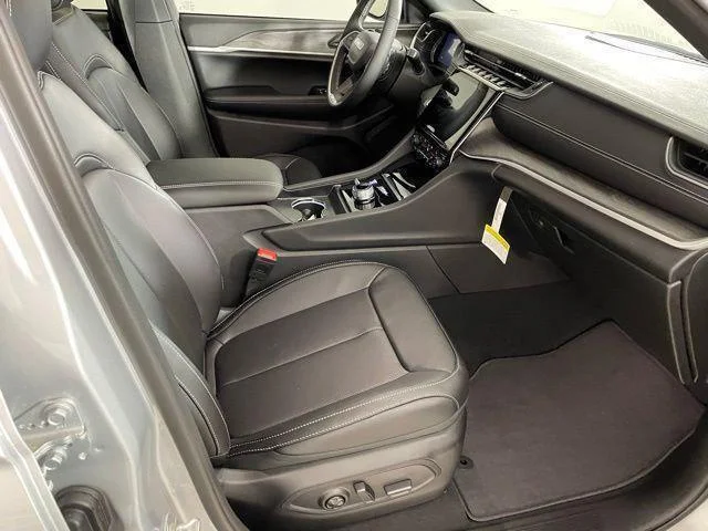 2025 Jeep Grand Cherokee Limited - Photo 48