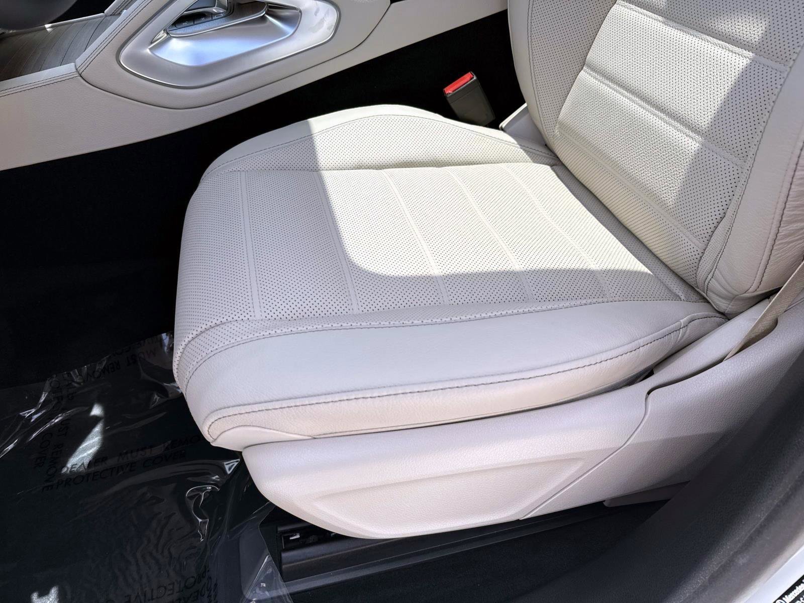 New 2026 Polar White Mercedes-Benz 450 4MATIC® SUV image 23