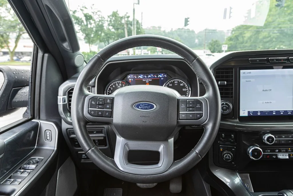 Used 2023 Black Ford XLT image 17