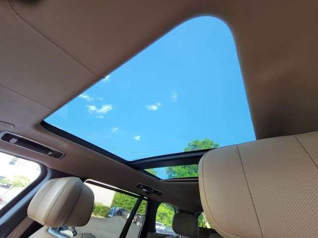 Certified Used 2025 White Land Rover Autobiography image 49