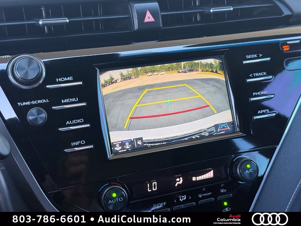 Used 2018 White Toyota SE image 4