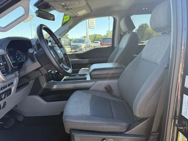 Used 2021 Black Ford XLT image 10