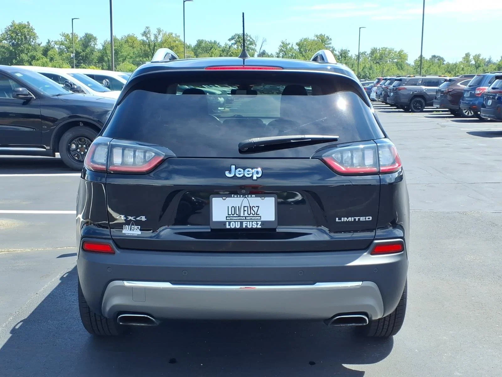 Used 2020 Diamond Black Crystal Pearlcoat Jeep Limited image 29