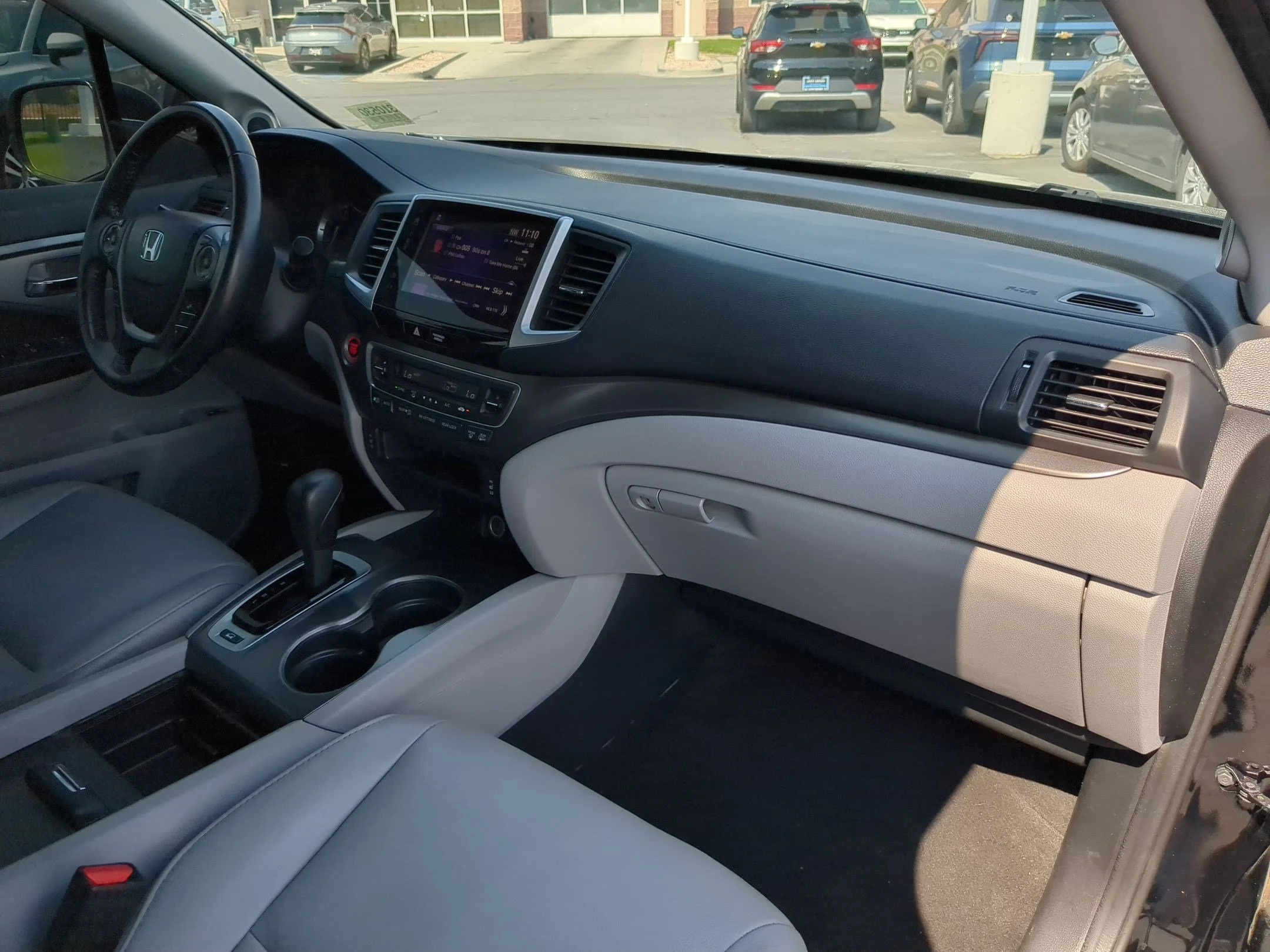 Used 2017 Modern Steel Metallic Honda EX-L image 28