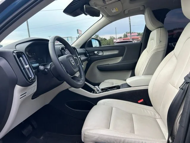 2024 Volvo XC40 Plus - Photo 25