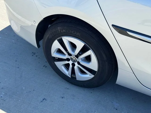 Used 2018 Silver Toyota Four image 26
