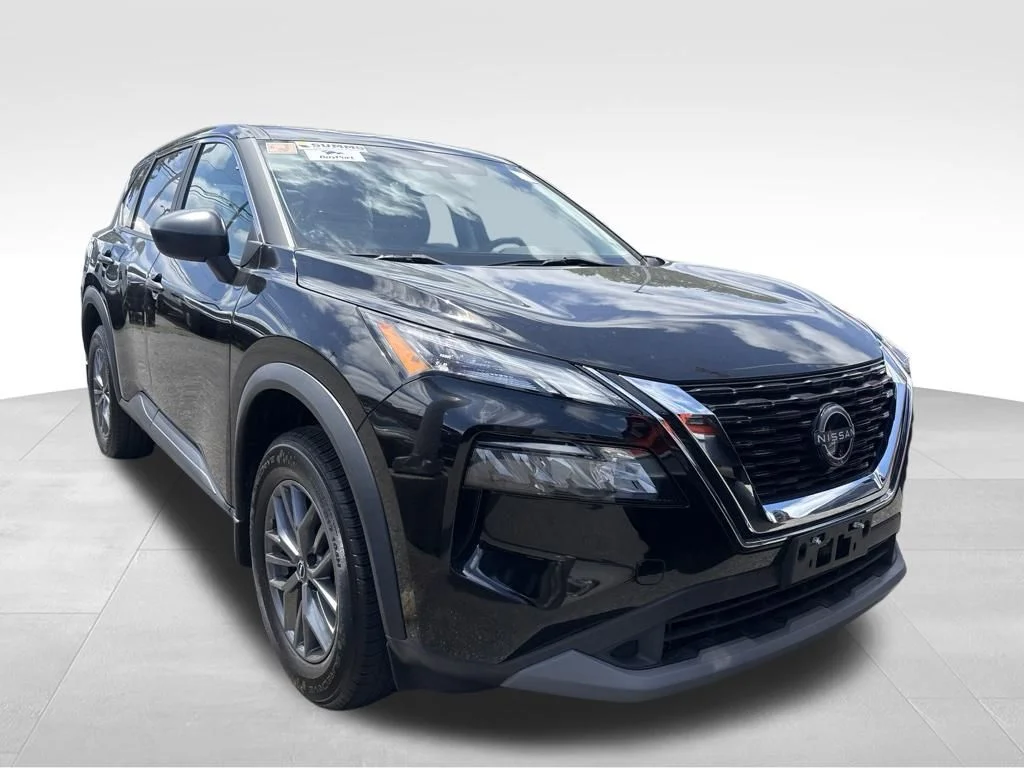 Used 2023 Black Nissan S image 4