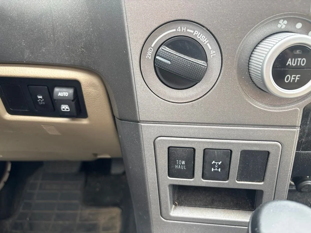 Used 2015 Black Toyota SR5 image 19
