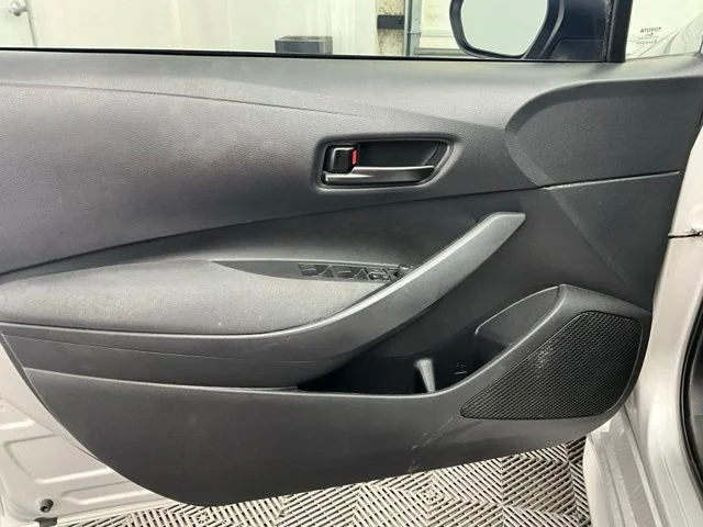 2023 Toyota Corolla LE - Photo 12