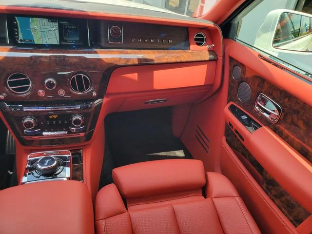 Used 2019 White Rolls-Royce Base image 33
