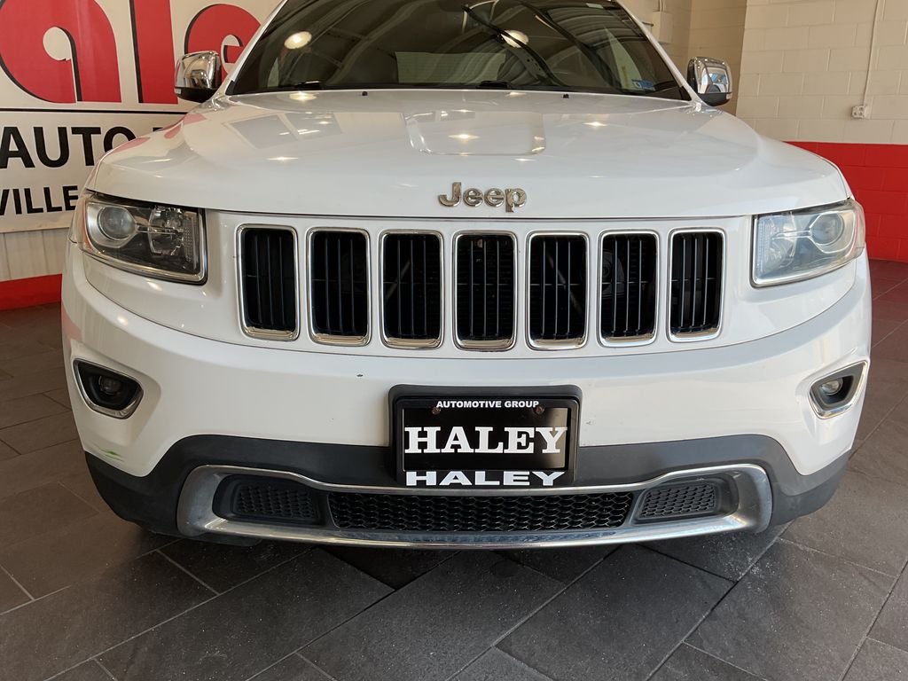 Used 2015 White Jeep Limited image 3